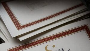 sahte e imza davasi tahliye edilen 5 sanik yeniden tutuklandi X7Iij9gz.jpg